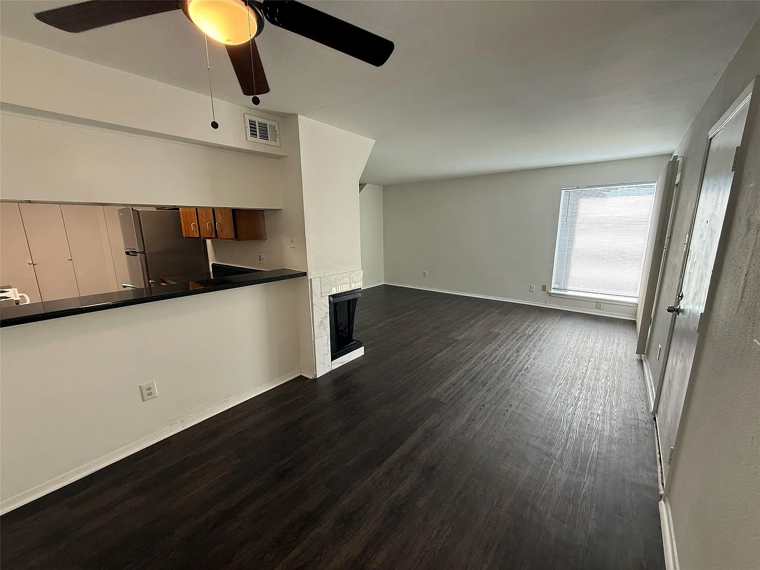 2 bed, 2.5 bath, 1150 sqft, $1,345 — Photo 2