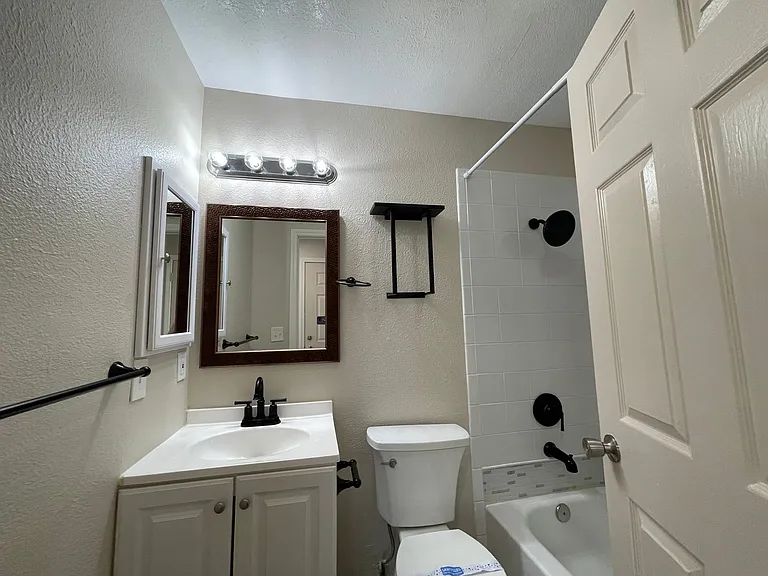 1824 T St #D — Photo 12