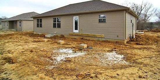 5th image of 755 Hillcrest Dr