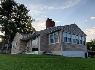 303 Hillcrest Dr, Bluefield, VA 24605