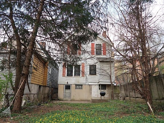 3rd image of 3742 Beekman St