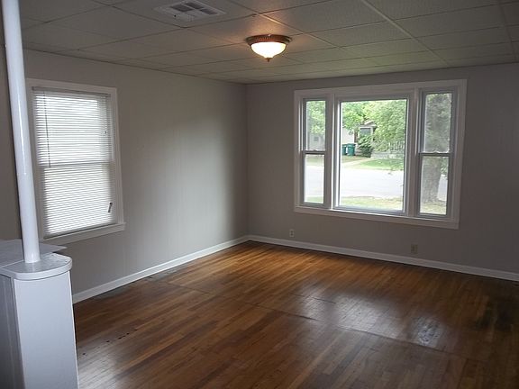 3rd image of 301 W 14th Ave
