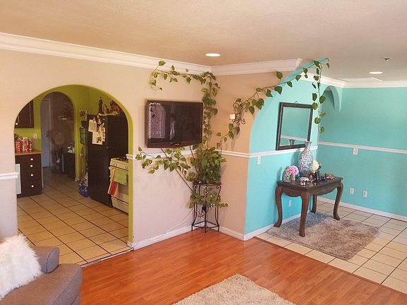 3rd image of 3562 E Hills Dr