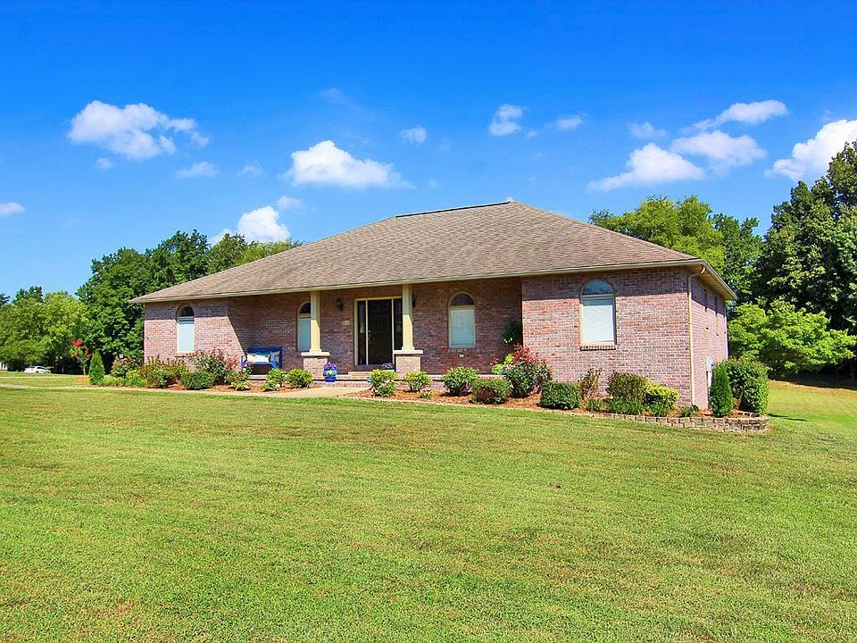 1st image of 150 Wisteria Ln