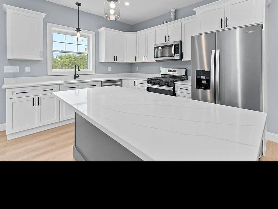 Please note all photos are of a similar unit as this unit has not quite completed construction at this time