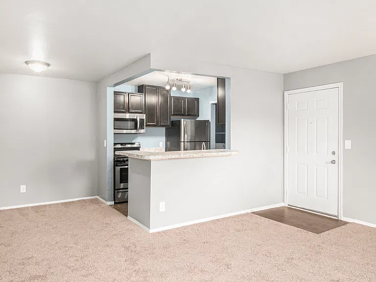 Westfield Club Apartments — Photo 13