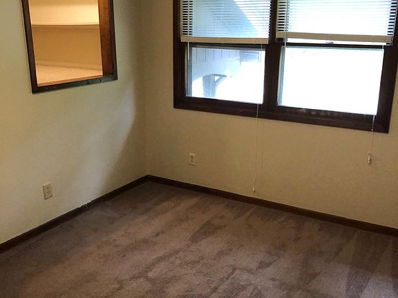 Bedroom with storage cubby (2nd level)