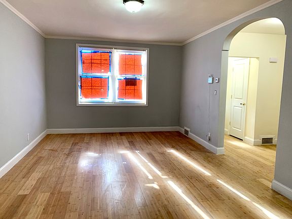 4th image of 1047 E 232nd St