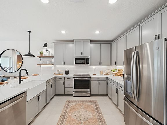 Matte black hardware in kitchen