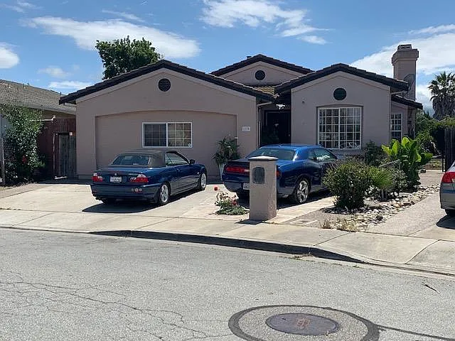 1130 Christopher Ct photo 1