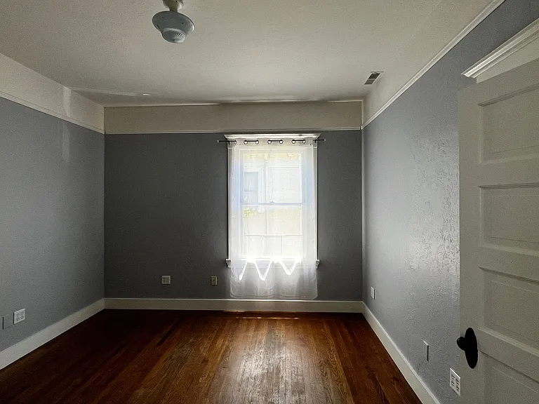 1440 Bay St — Photo 10