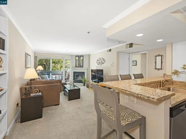 2560 Oak Rd APT 221, Walnut Creek, CA 94597