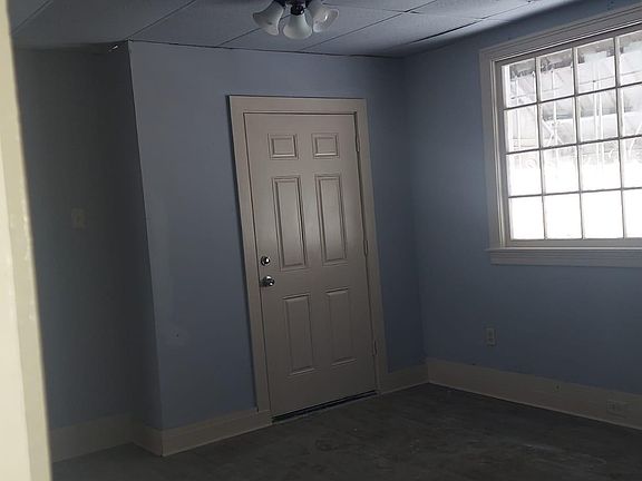 4th image of 406 Curtiss St #1