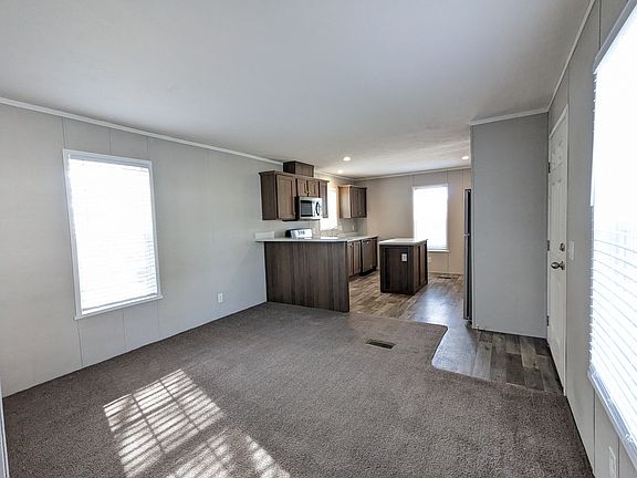 3rd image of 122 Texas St #122