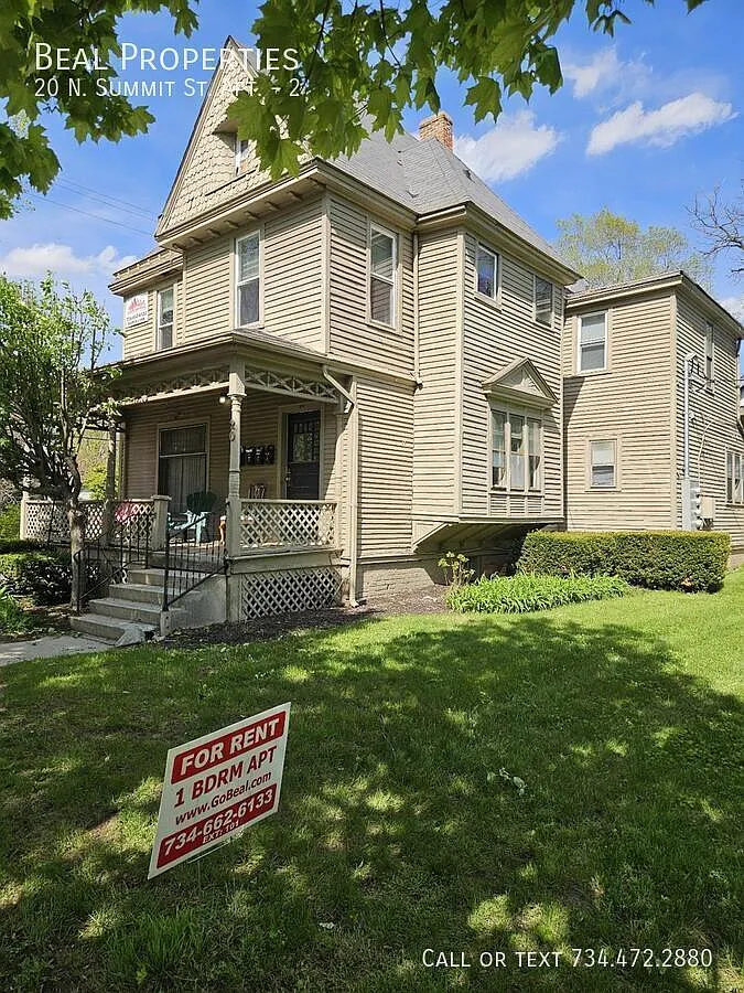 Building Photo - 20 N Summit St #2
