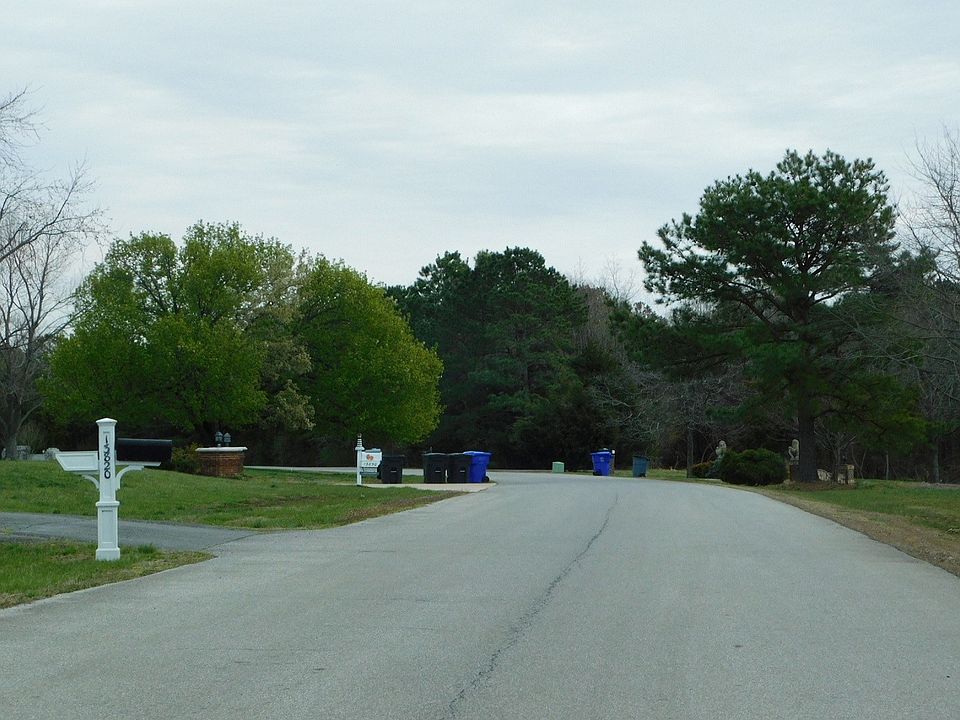 2nd image of 13820 Waverly Point Rd