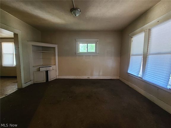3rd image of 12419 Locke Ave