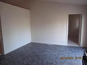 3rd image of 912 S Park Blvd