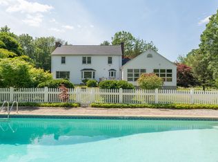 11 Winthrop Rd, Guilford, CT 06437