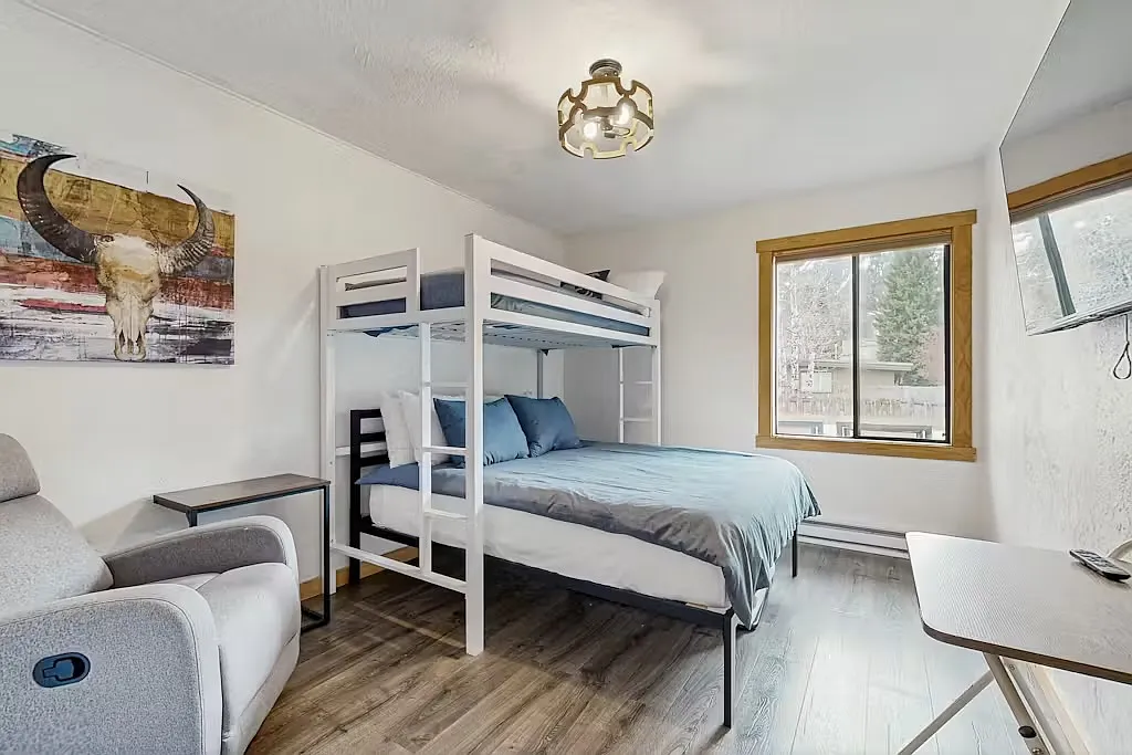 1 bed, 597 sqft, $2,950 — Photo 3