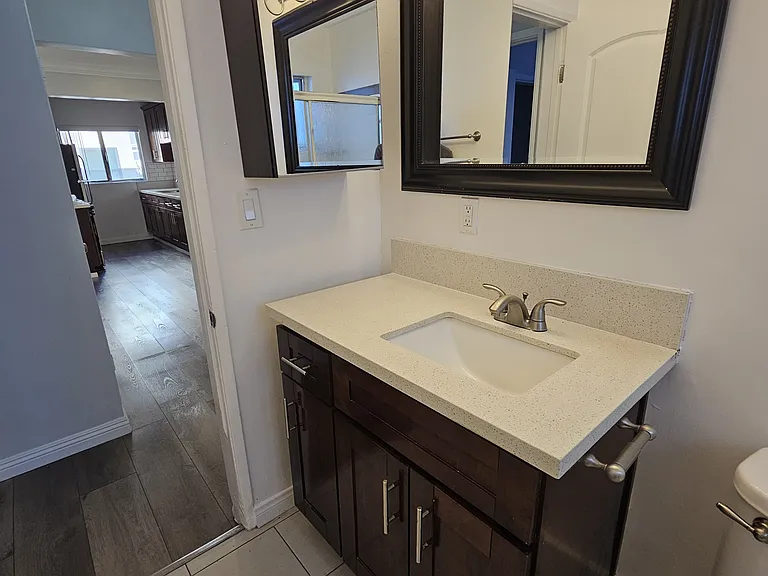 5843 Willoughby Ave #6 — Photo 8