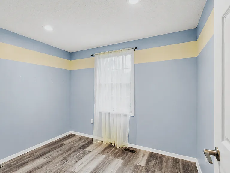 19105 Willow Spring Dr — Photo 9
