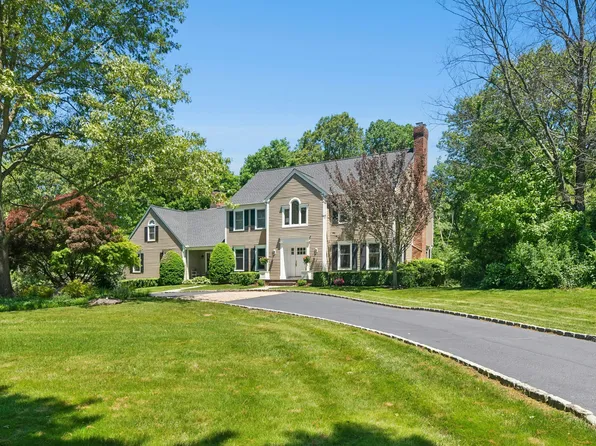 33 Fitch Lane, New Canaan, CT 06840
