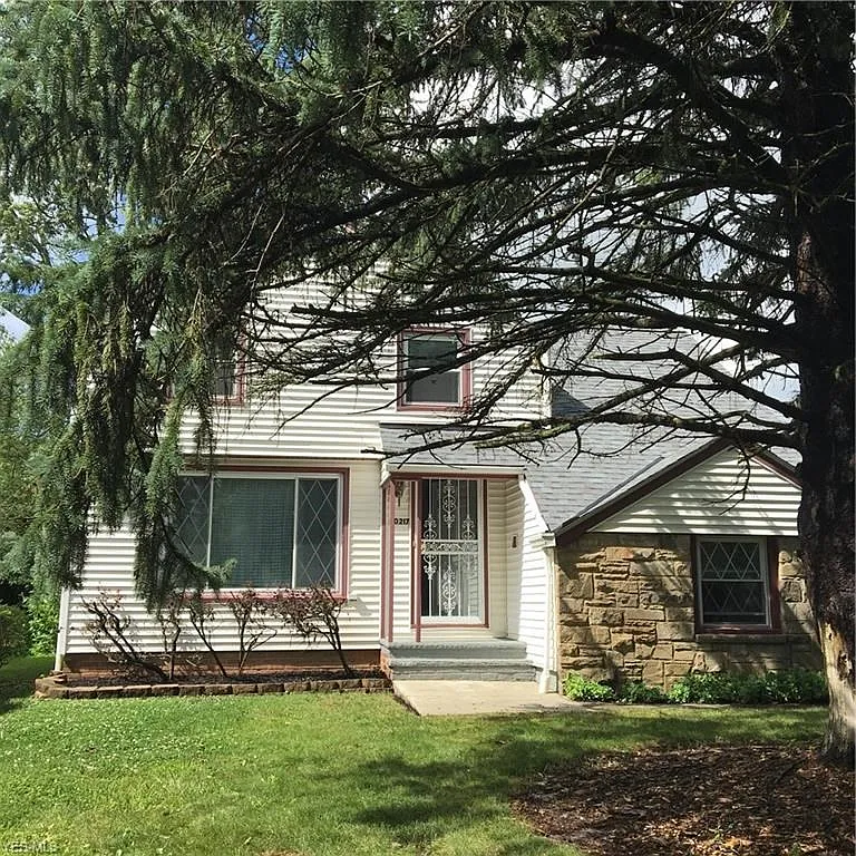20217 Shakerwood Rd photo 1