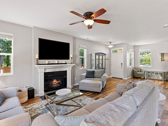 5th image of 131 Pickford Place SW