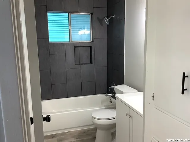 522 W Hollywood Ave — Photo 9