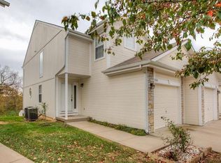 1358 NW Hidden Ridge Cir, Blue Springs, MO 64015