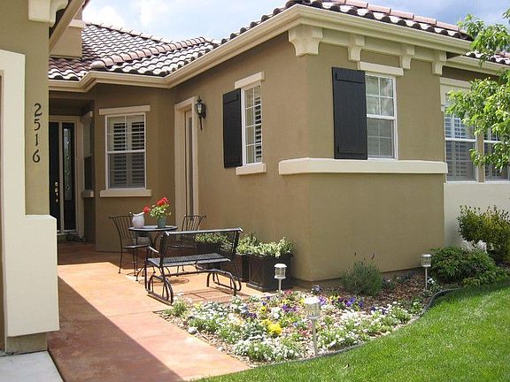 Welcoming front entry