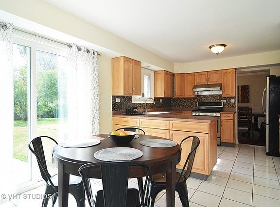 5th image of 807 W Tanglewood Dr