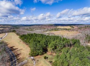 1 Flynns Cove Rd, Crossville, TN 38572
