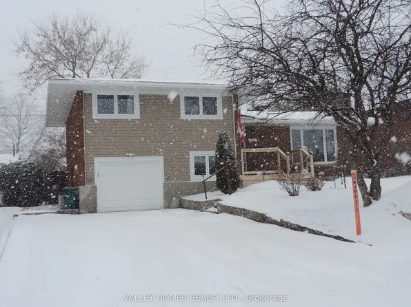 1224 Placid St, Ottawa, ON K2C 3A6