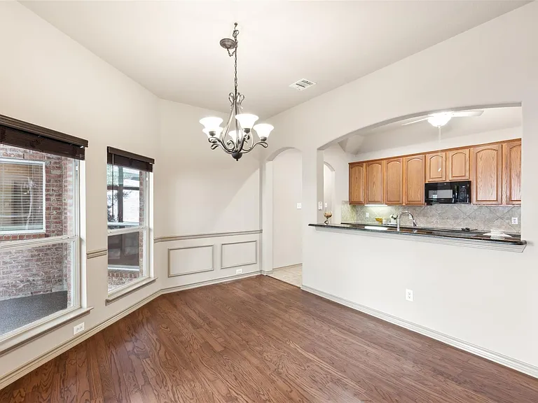 7586 Saint Stephens Sq — Photo 6