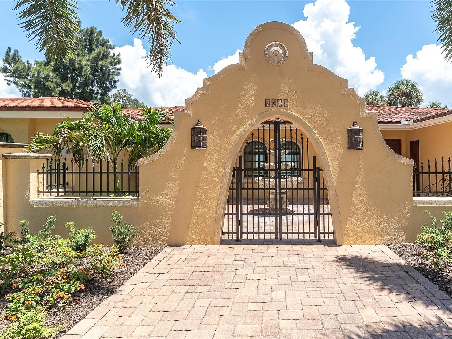 4 bed, 3381 sqft, $18,000 — Photo 3