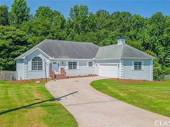 4th image of 2110 Brandon Acres Drive