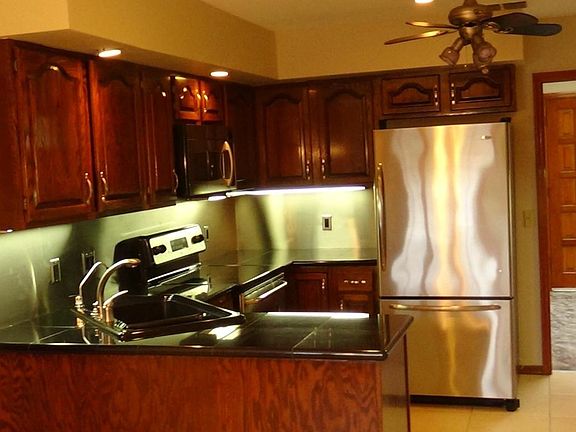 3rd image of 106 SE Crestwood Cir #6