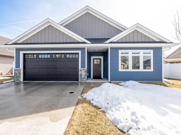 1118 Village St SE, New Prague, MN 56071