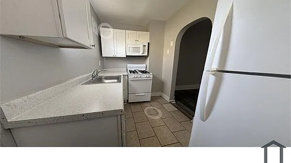235 N Avondale St — Photo 18