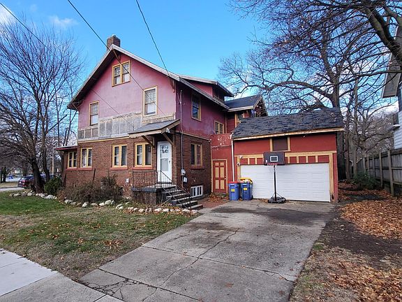 2nd image of 956 Benjamin Ave SE