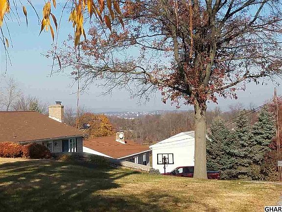 4th image of 605 Sunset Dr