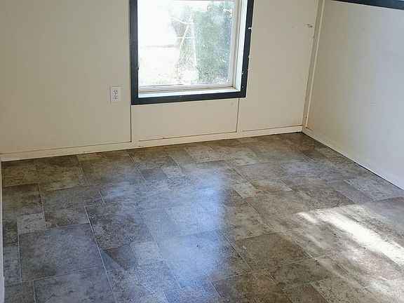 5th image of 12547 Chapman Rd