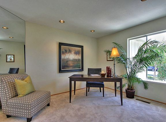 4th image of 4976 Yucatan Way