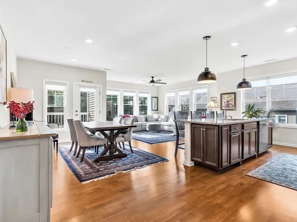 401 Emery Ln Unit 213, Sudbury, MA 01776