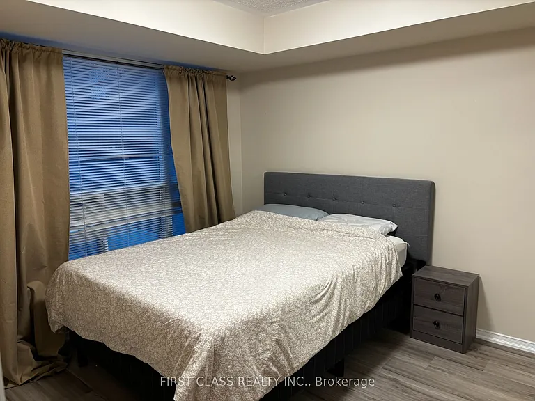 887 Bay St #1001 — Photo 15
