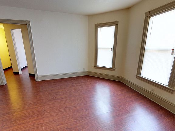 2nd image of 464 Poplar St #464