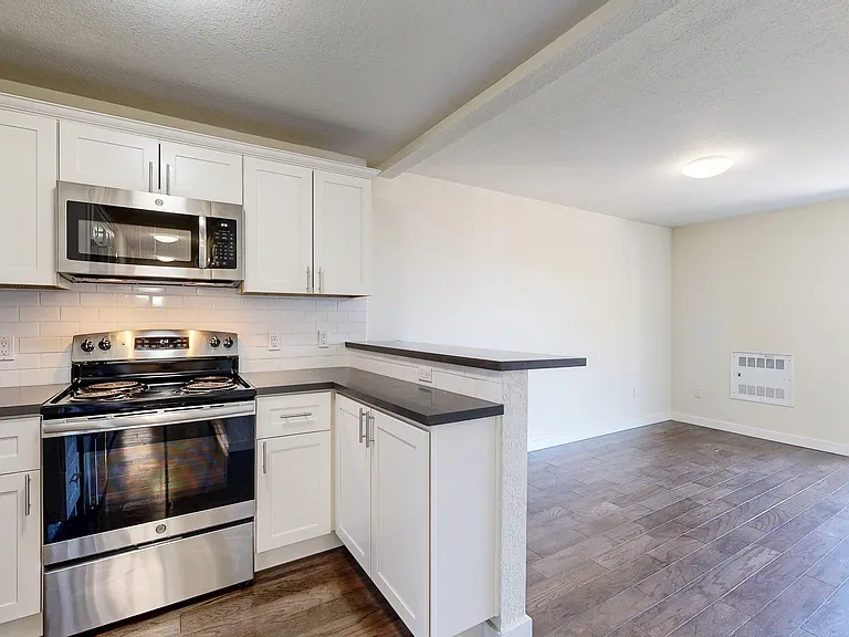 740 Rhode Island St #208 — Photo 2