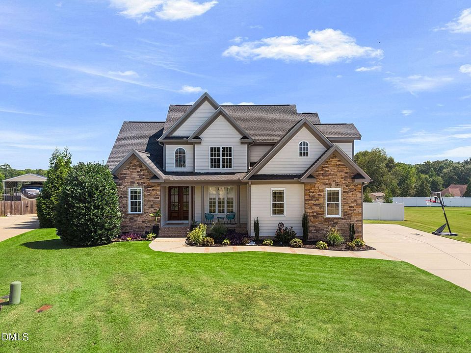 1st image of 106 Grahamridge Ln